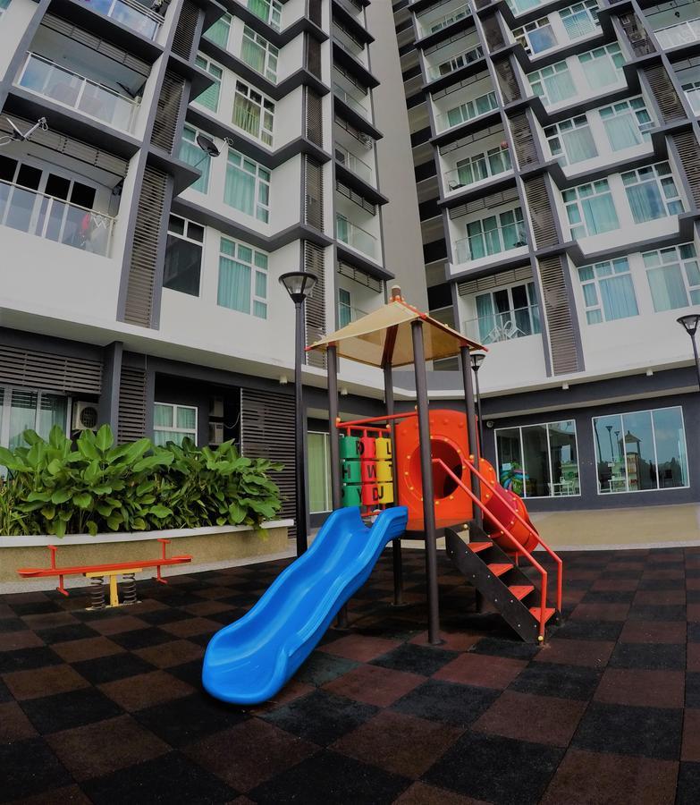 Zulanie Family Studio At D'Perdana Apartment, Spacious And Cozy With Pool, Free Wifi & Netflix Kota Bharu Exteriér fotografie