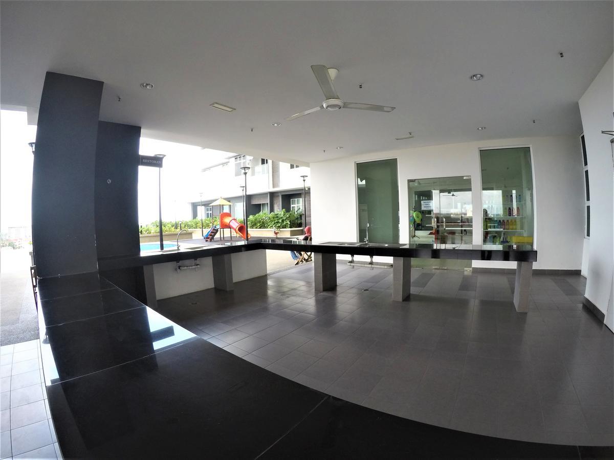 Zulanie Family Studio At D'Perdana Apartment, Spacious And Cozy With Pool, Free Wifi & Netflix Kota Bharu Exteriér fotografie